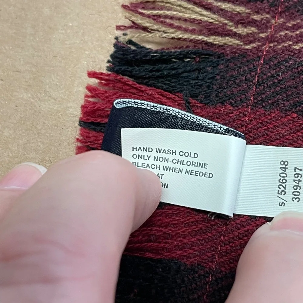 Gap Red‎ Tartan Plaid Fringed Wool Scarf 64